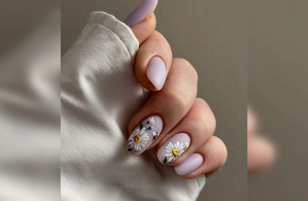 Три идеи цветочного дизайна ногтей — самый женственный тренд этой весны